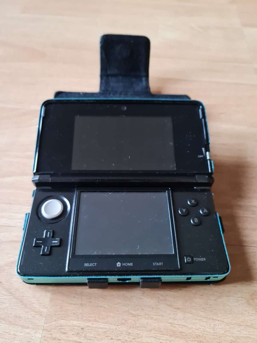 Nintendo 3DS + 12 3DS Games