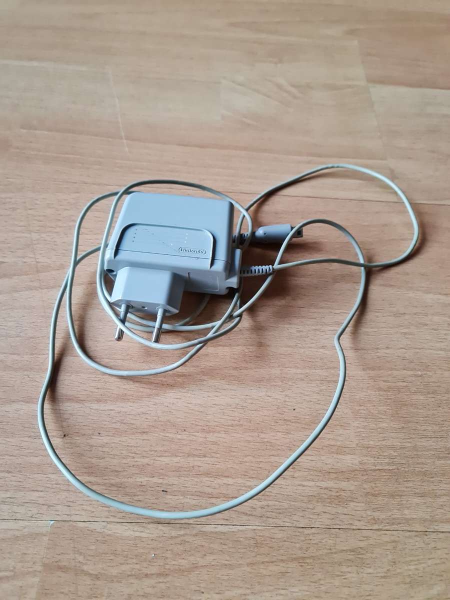 Nintendo 3DS + 12 3DS Games