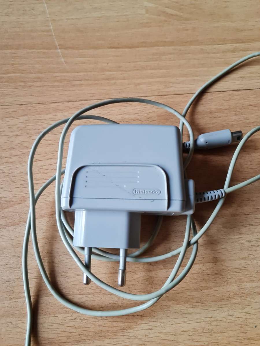 Nintendo 3DS + 12 3DS Games