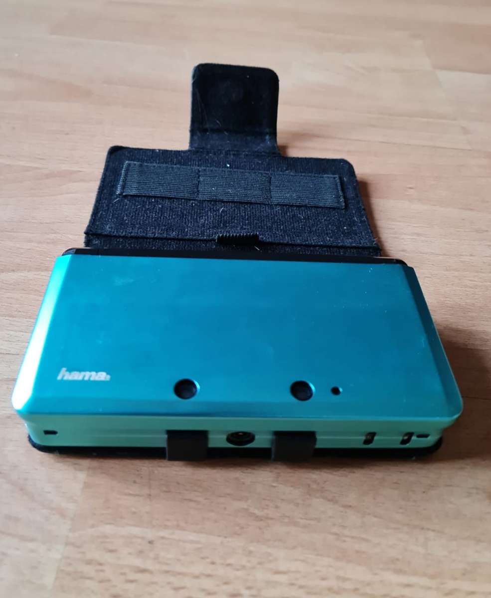 Nintendo 3DS + 12 3DS Games