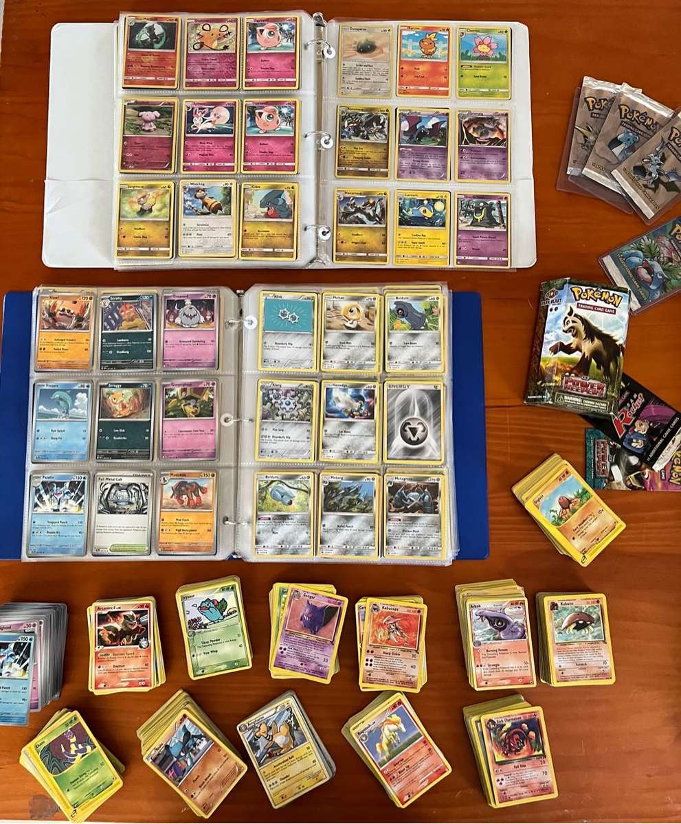 Pokemon 1600 card lot (Vintage)