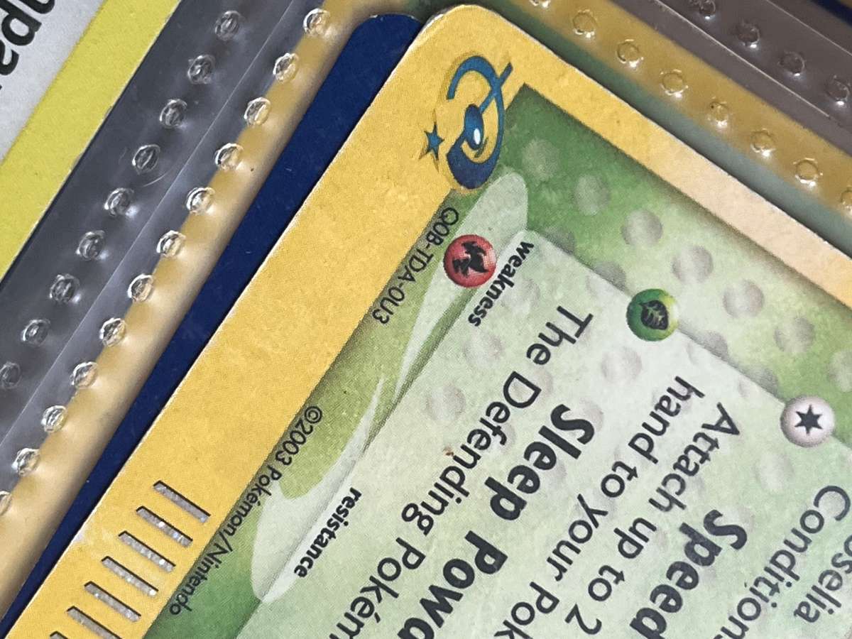 Pokemon 1600 card lot (Vintage)