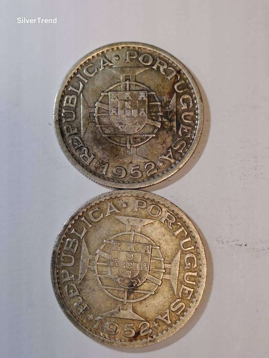 2x 1952 Mozambique 20 Escudos Silver (.720)
