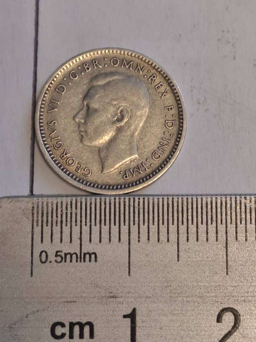 1943 AUSTRALIA 3 PENCE Coin     SILVER 92.5%
