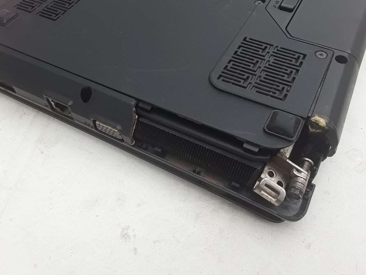 Faulty Lenovo G570 ( hinges problem)
