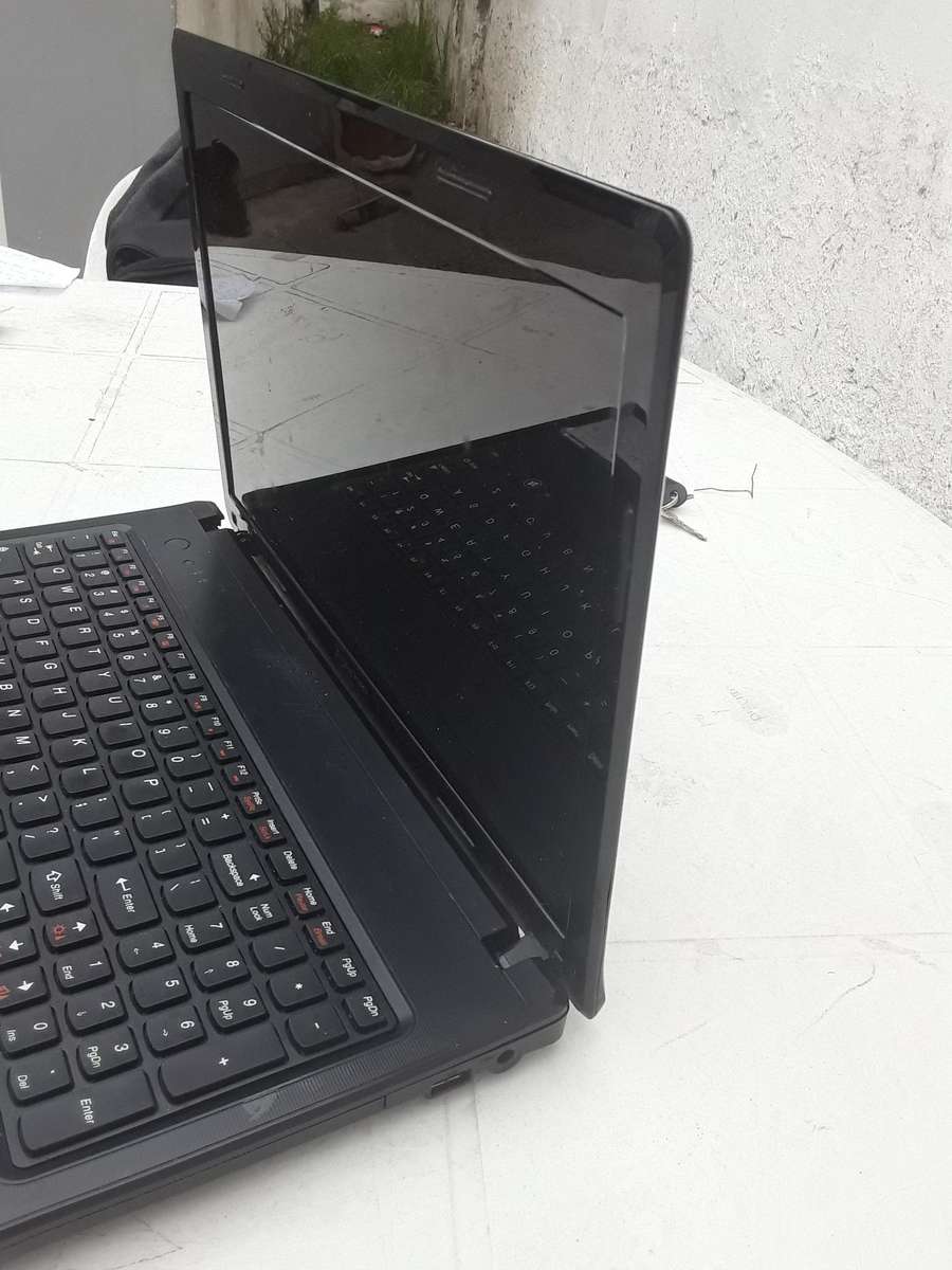 Faulty Lenovo G570 ( hinges problem)