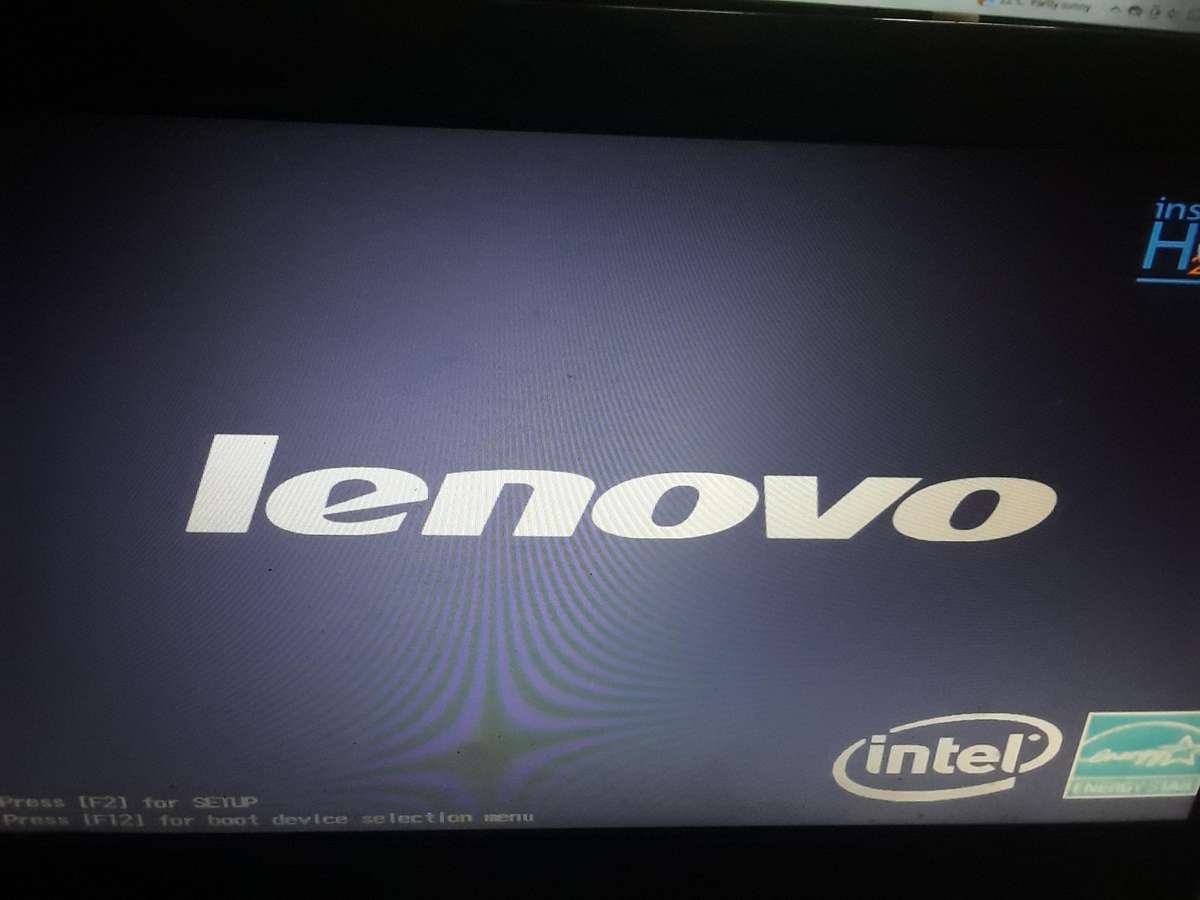 Faulty Lenovo G570 ( hinges problem)