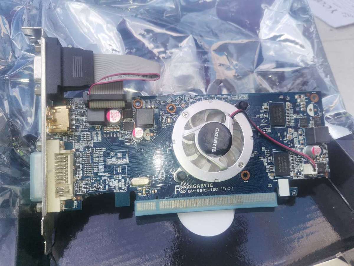 GIGABYTE DDR3 GRAPHIC CARD