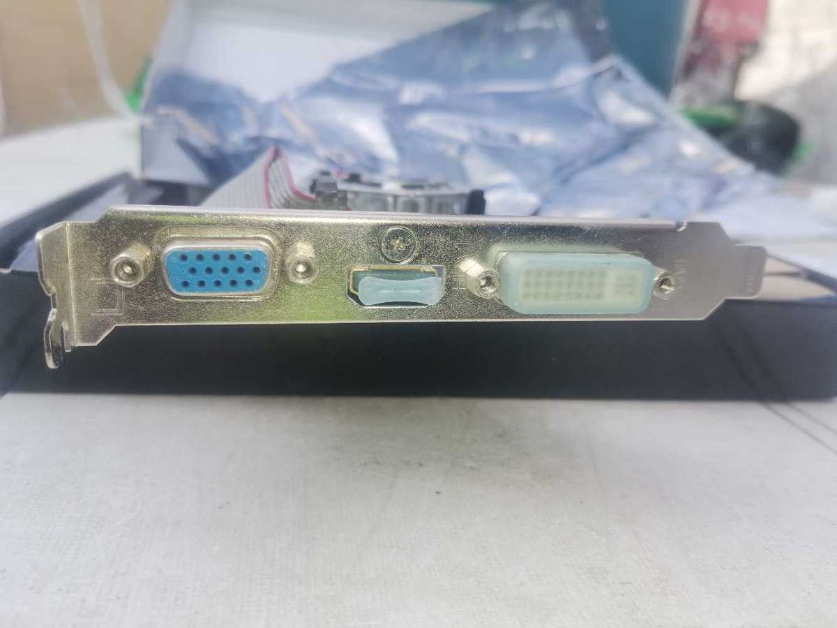 GIGABYTE DDR3 GRAPHIC CARD