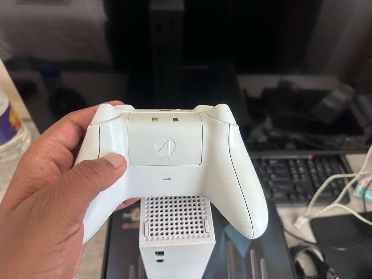 Xbox Series S 512GB Used Like New + Digital Games Included