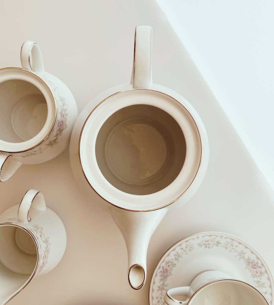 Vintage 25-Piece Noritake Fine China Set -Platinum Trim  Service for 10