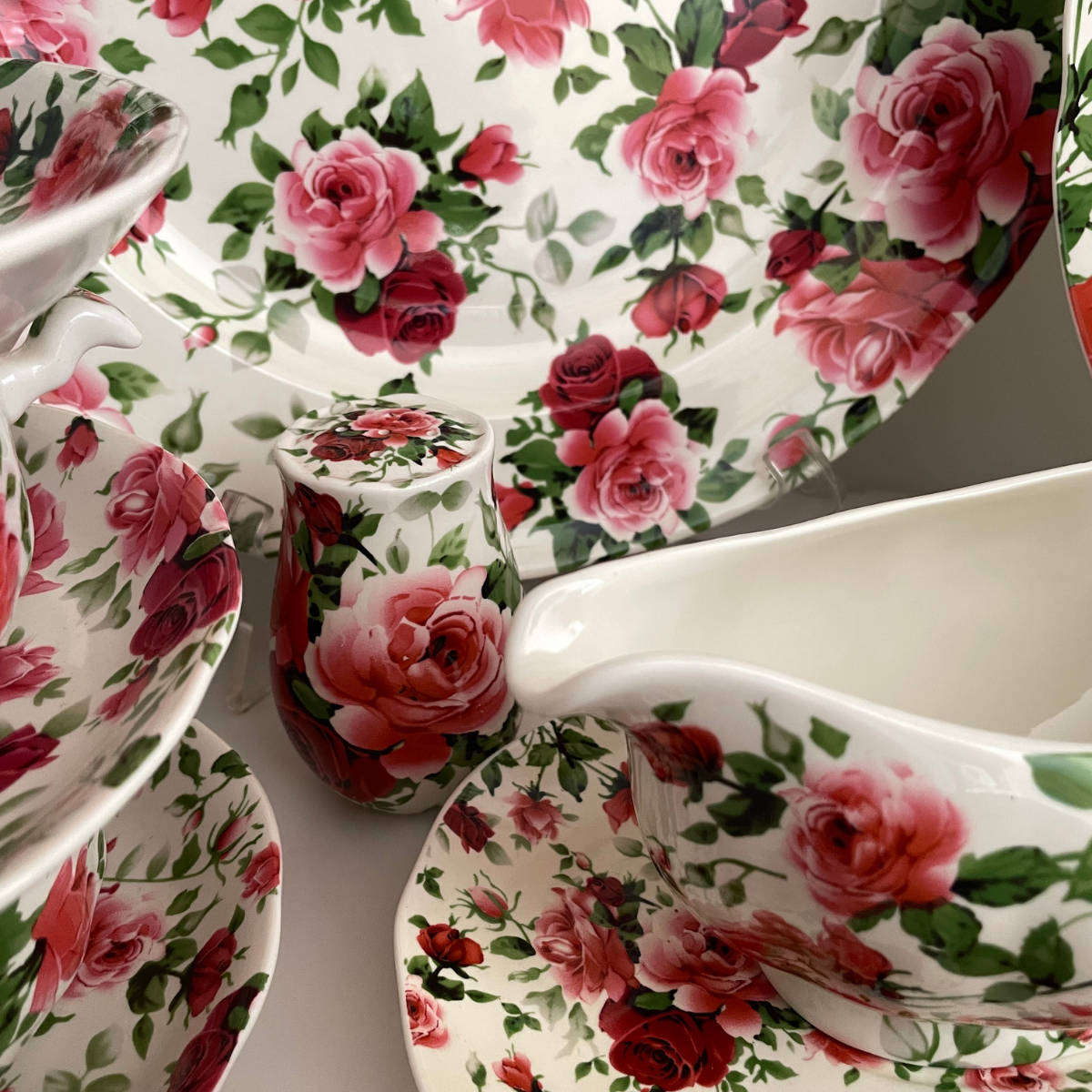 Victorian Rose by William James Fine Stoneware  41-Piece Dinner & Serving Set  6 Place Price Reduced