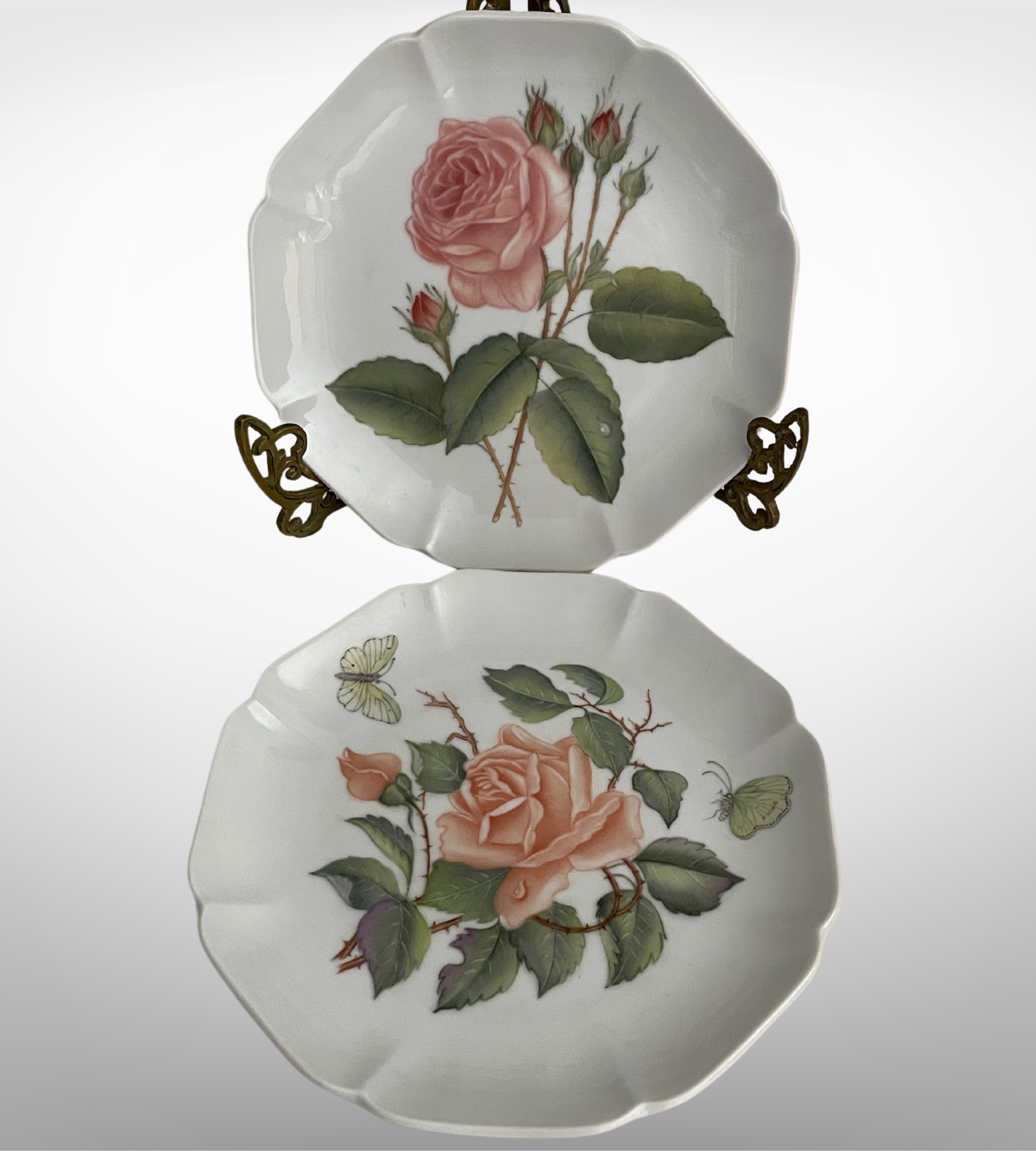 Set of 2 Decorative Hand-Painted Wall Plates by Daphne Karlson (2004)