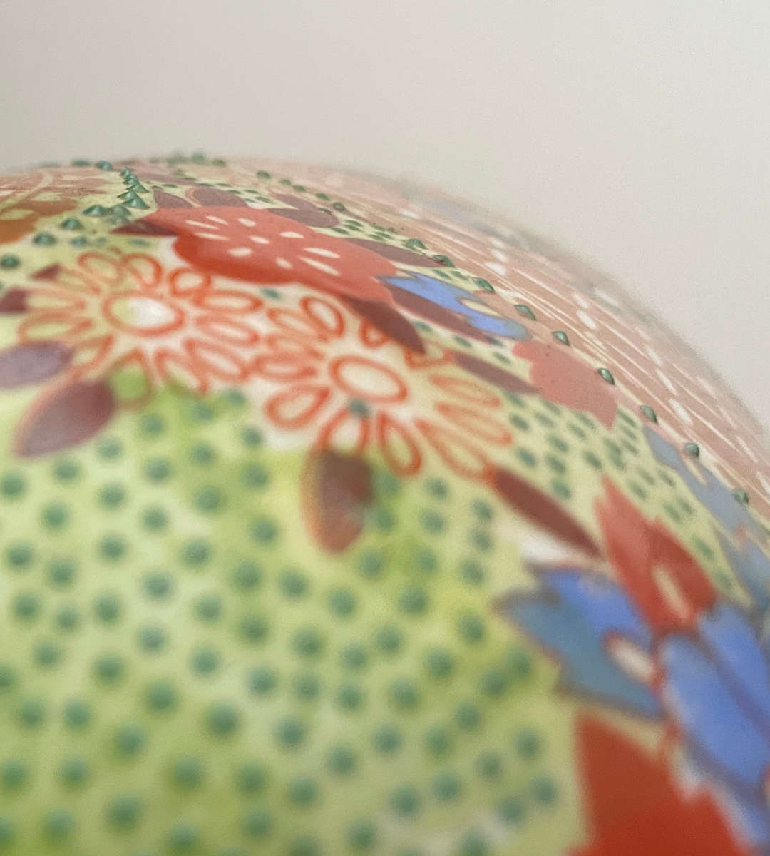 Vintage Thickly Potted Satsuma Export Vase  30cm  Rose Medallion Villagers in Sport Scenes, Raise