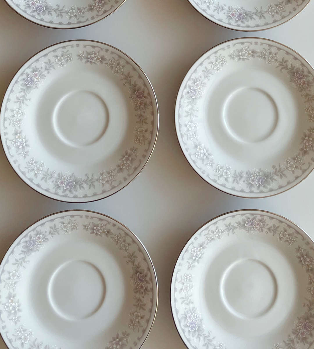 Vintage 25-Piece Noritake Fine China Set -Platinum Trim  Service for 10