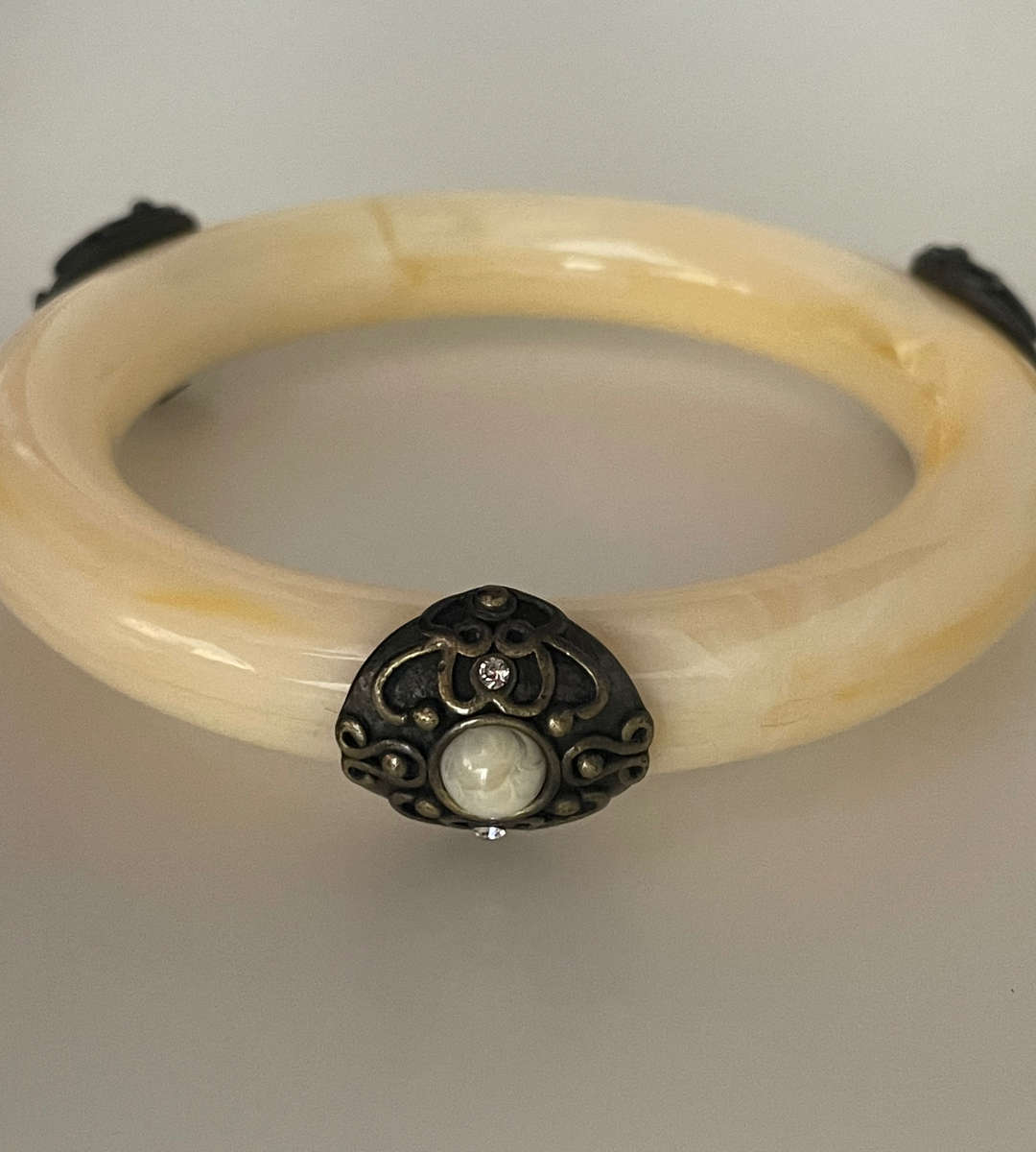 Rare 1940s Vintage Bakelite Marbled Bangles  Jeweled Chunky Cream Color Bakelite Bracelet Set