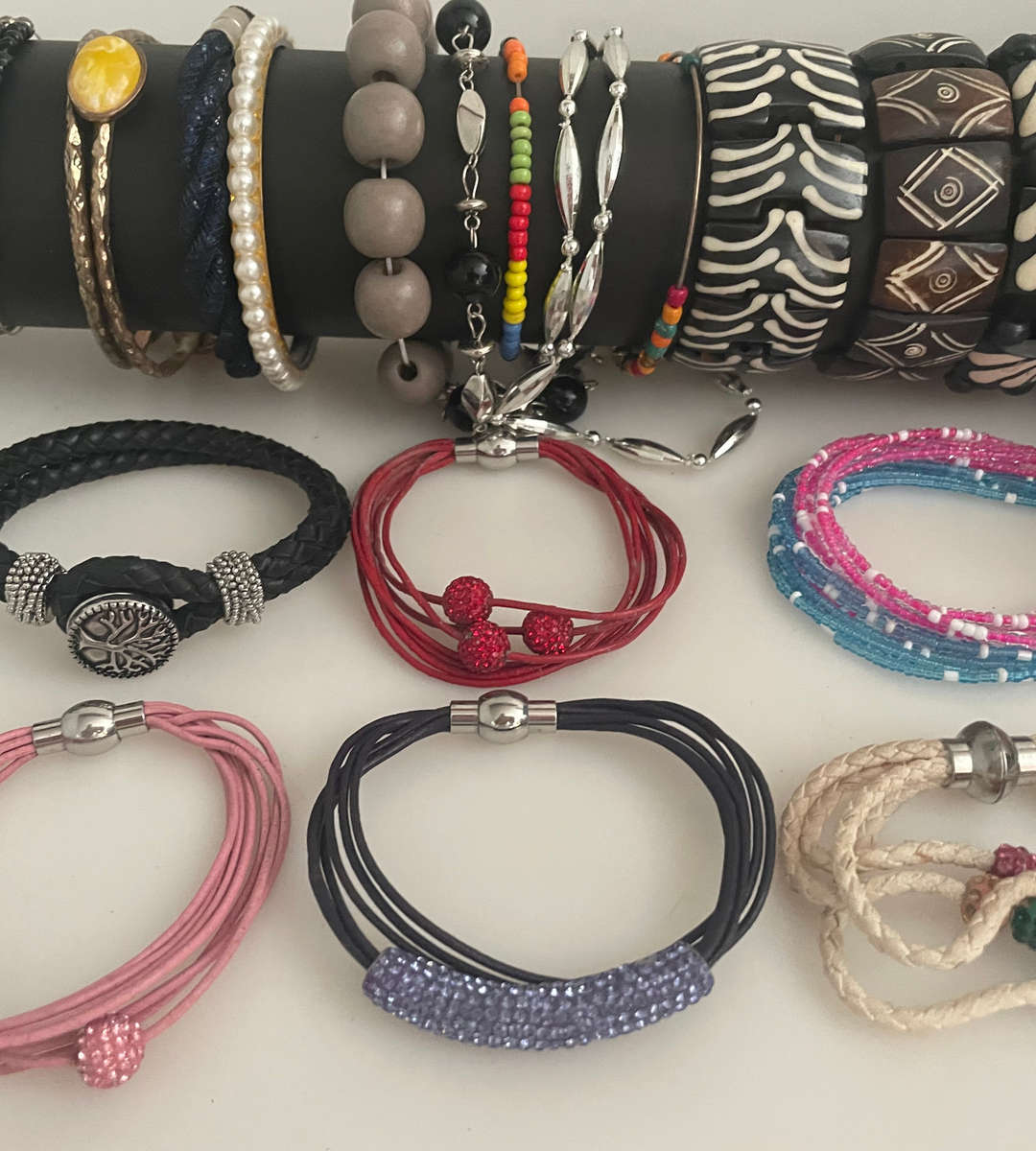 Clearance sale- Bulk Lot of 147+ Costume Jewelry Bracelets & Bangles  Beaded, Cuffs, Plastic