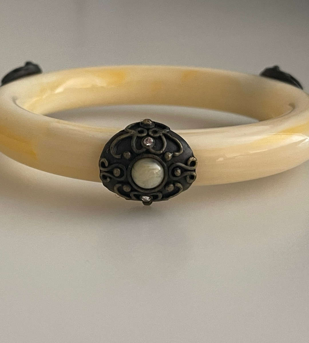 Rare 1940s Vintage Bakelite Marbled Bangles  Jeweled Chunky Cream Color Bakelite Bracelet Set