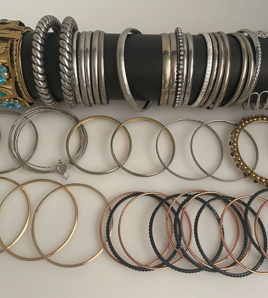 Clearance sale- Bulk Lot of 147+ Costume Jewelry Bracelets & Bangles  Beaded, Cuffs, Plastic