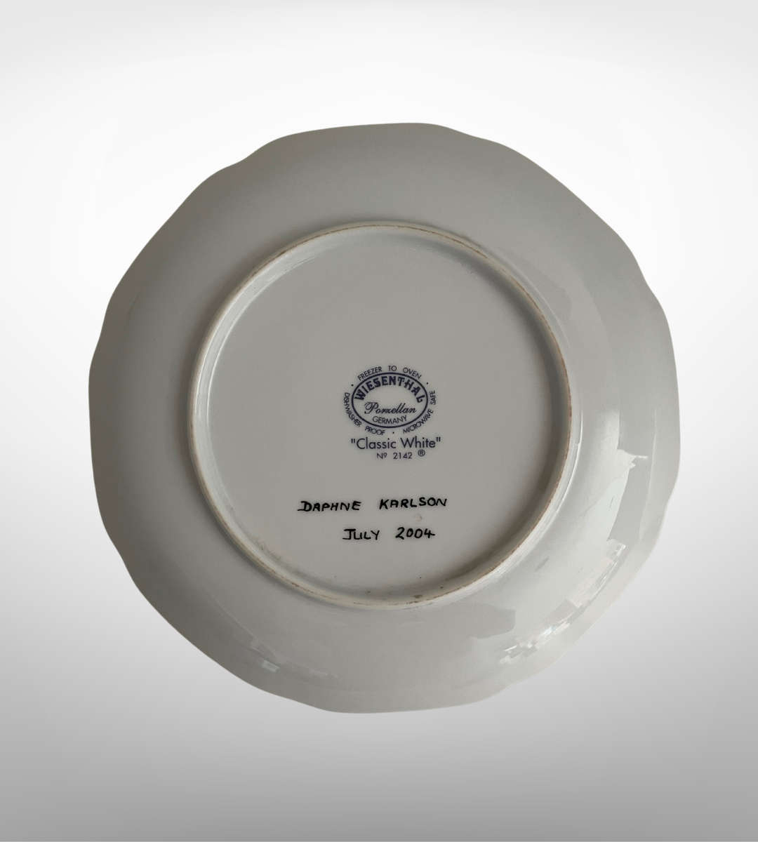 Set of 2 Decorative Hand-Painted Wall Plates by Daphne Karlson (2004)