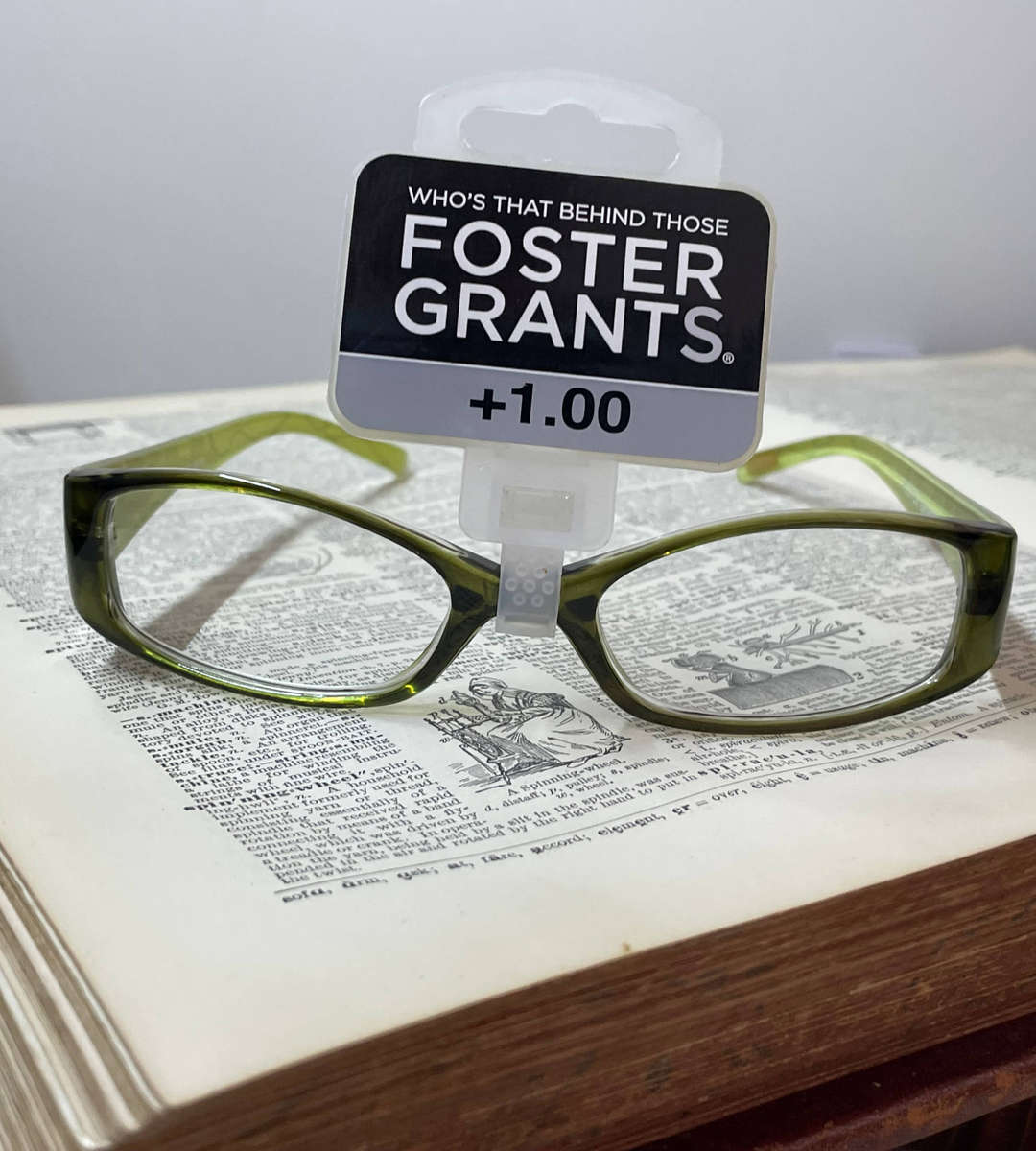 Reading Glasses +1.00 Strength Branded Clearance New With Free Case