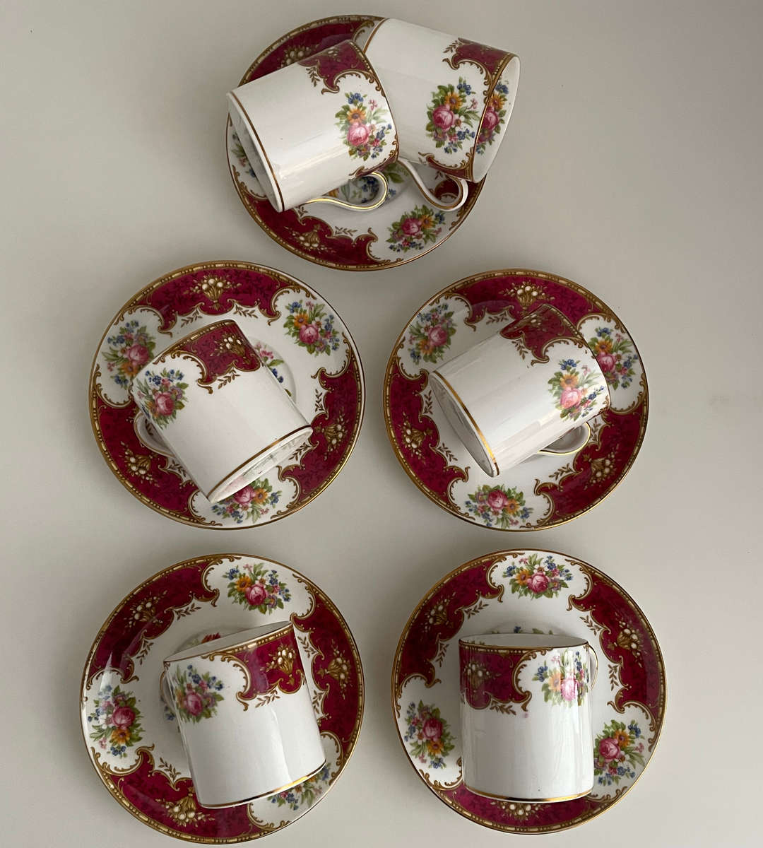 Shelley Duchess 13401 Cup & Saucer Set c.1926  Fine Bone China  6 Teacups & 5 Saucers