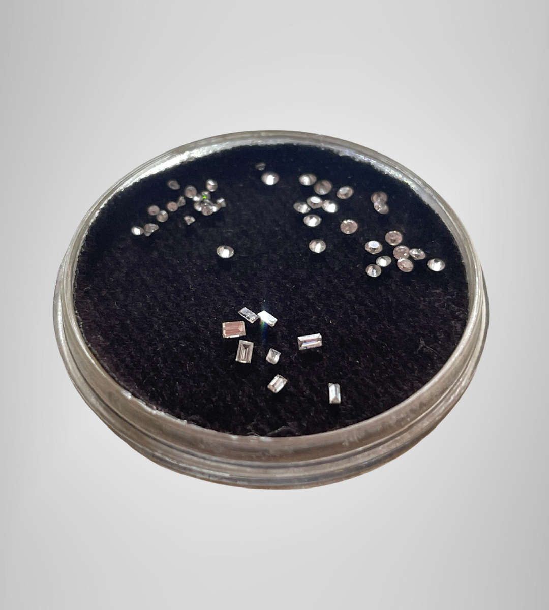 48 Loose Diamond Chips  Brilliant & Baguette Cut  0.40ct Total  H/SI Clarity