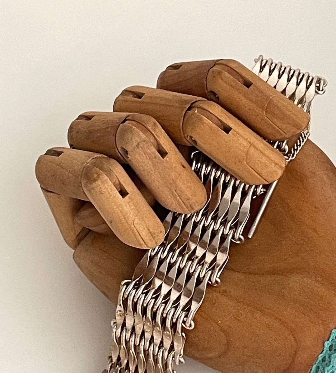 1950s Western Germany Vintage 7-Bar Gate Link Bracelet  Chunky Eloxal Aluminum  Lightweight 22g