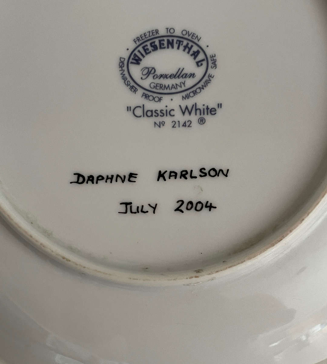 Set of 2 Decorative Hand-Painted Wall Plates by Daphne Karlson (2004)