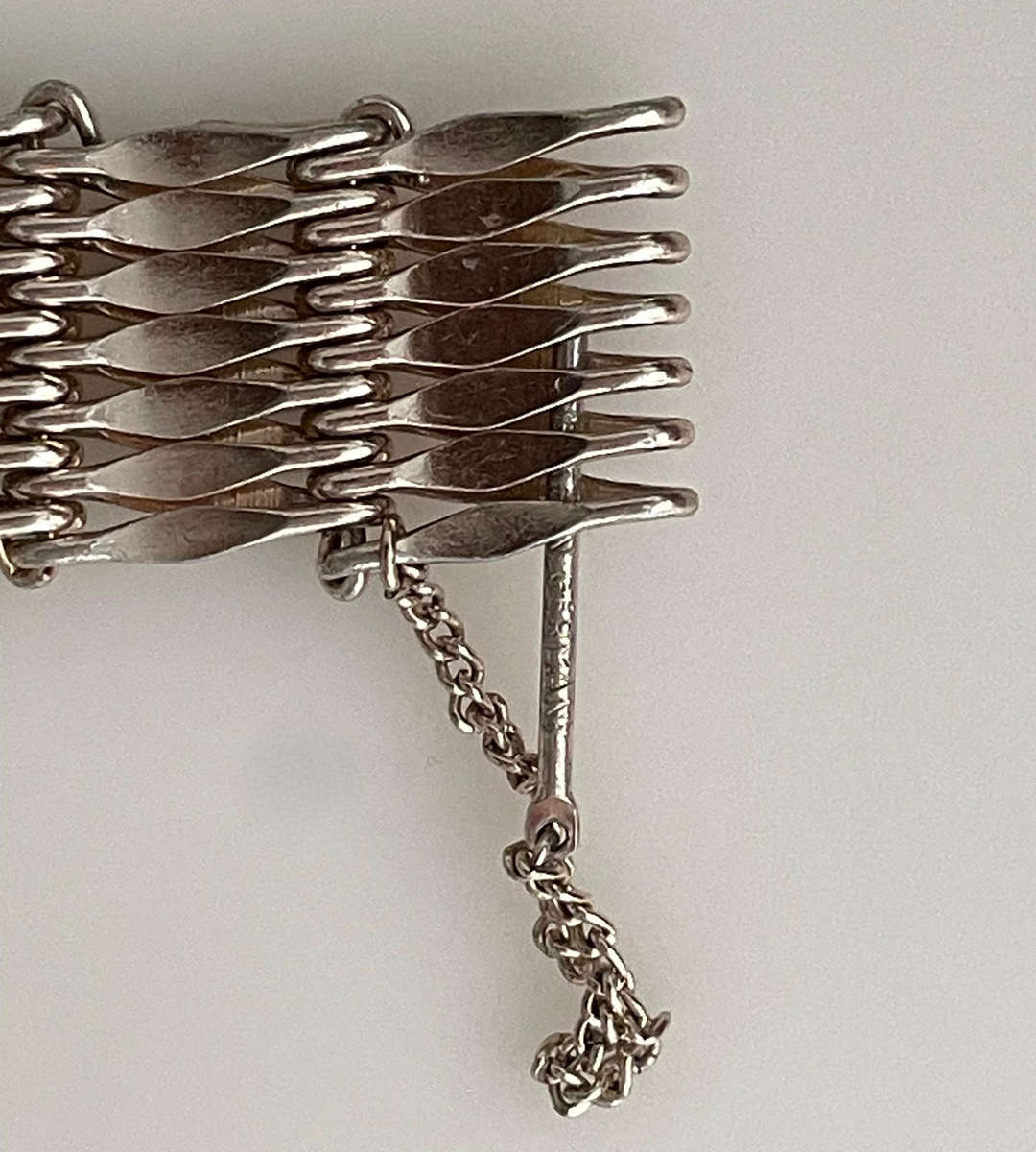 1950s Western Germany Vintage 7-Bar Gate Link Bracelet  Chunky Eloxal Aluminum  Lightweight 22g