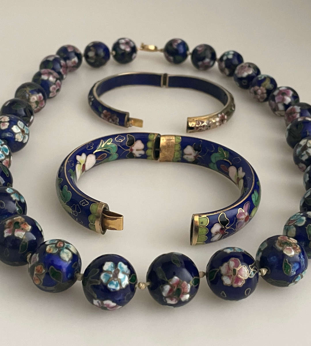 Vintage 1950s-1960s Chinese Cloisonné Jewelry Set  Blue Enamel Bead Necklace & Hinged Bangles
