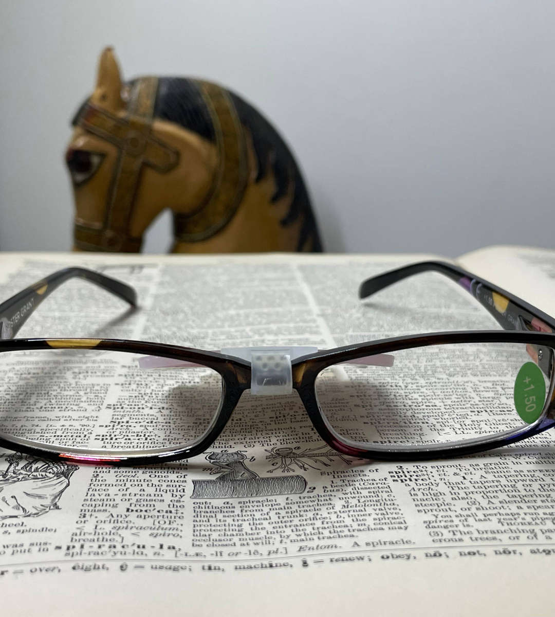 Reading Glasses +1.50 Strength Branded Clearance New With Free Case