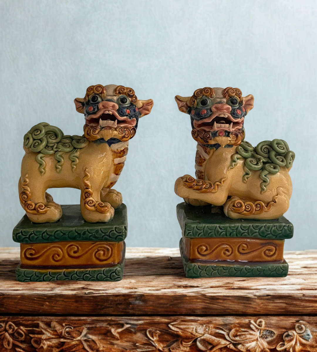 Exquisitely Detailed Small 12.5cm Ceramic Foo Dogs on Plinths (Pair)