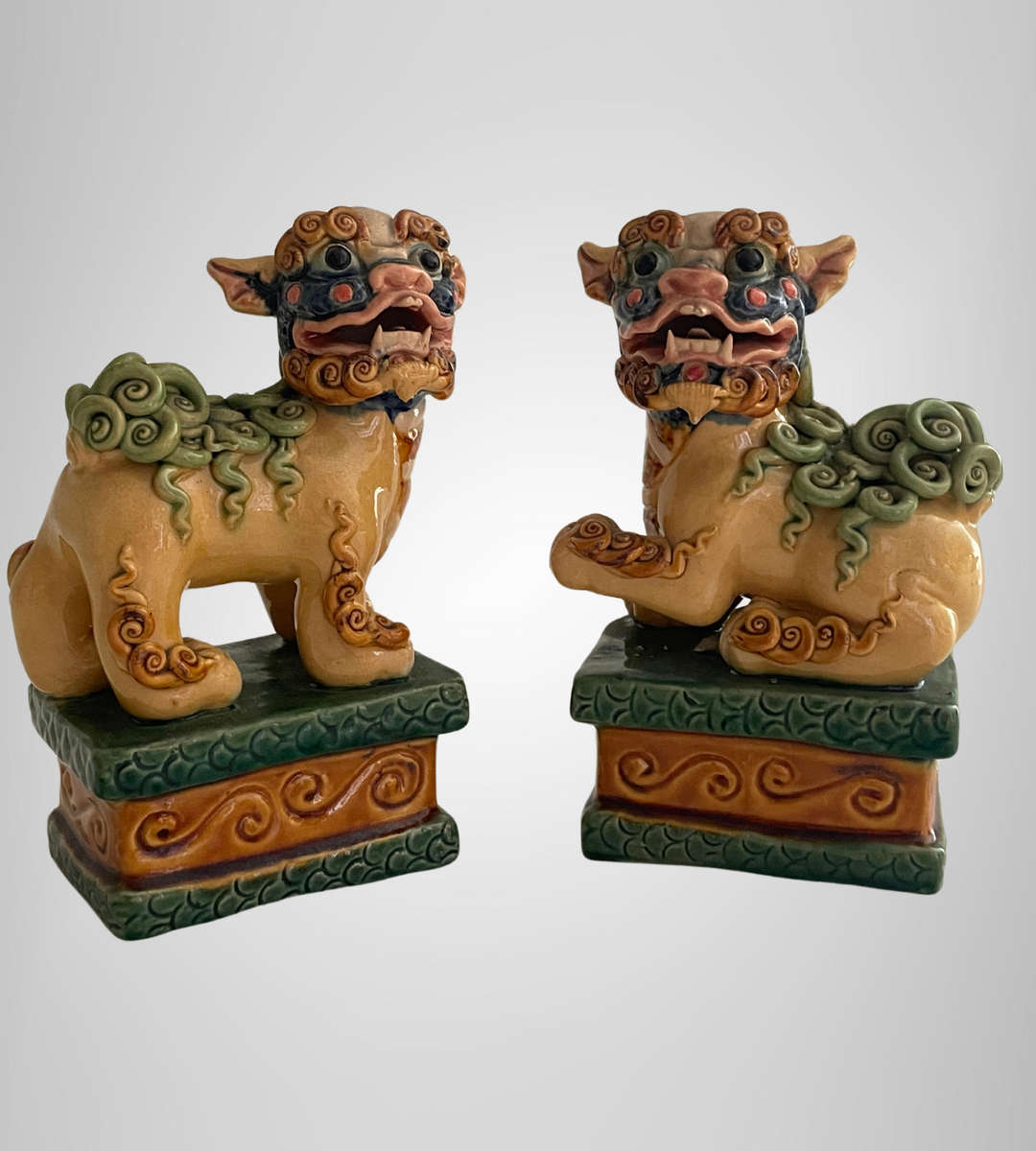 Exquisitely Detailed Small 12.5cm Ceramic Foo Dogs on Plinths (Pair)
