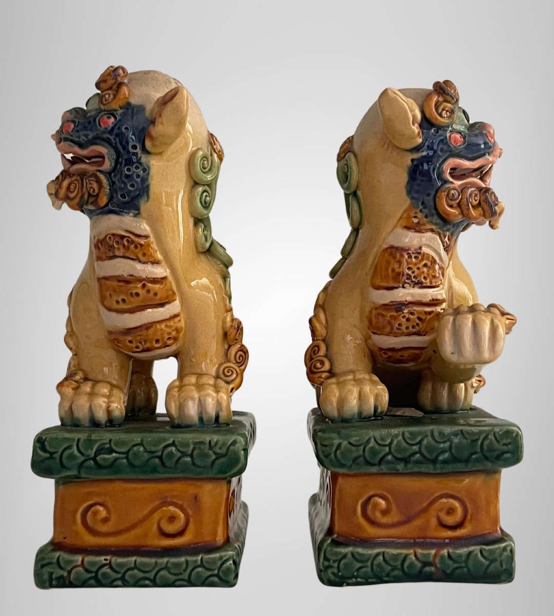 Exquisitely Detailed Small 12.5cm Ceramic Foo Dogs on Plinths (Pair)