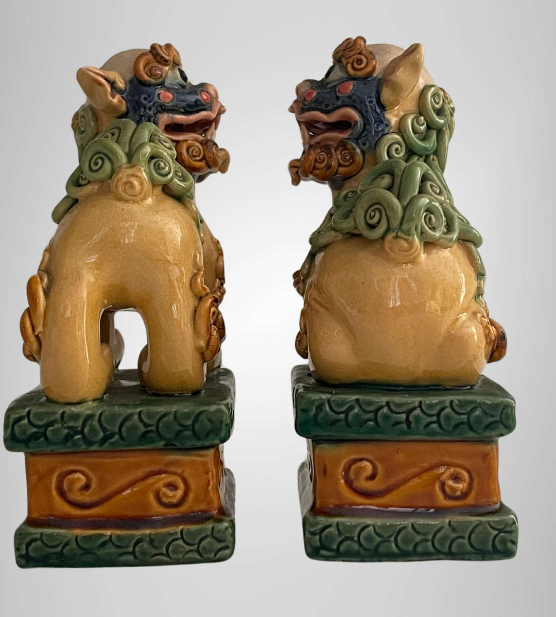 Exquisitely Detailed Small 12.5cm Ceramic Foo Dogs on Plinths (Pair)