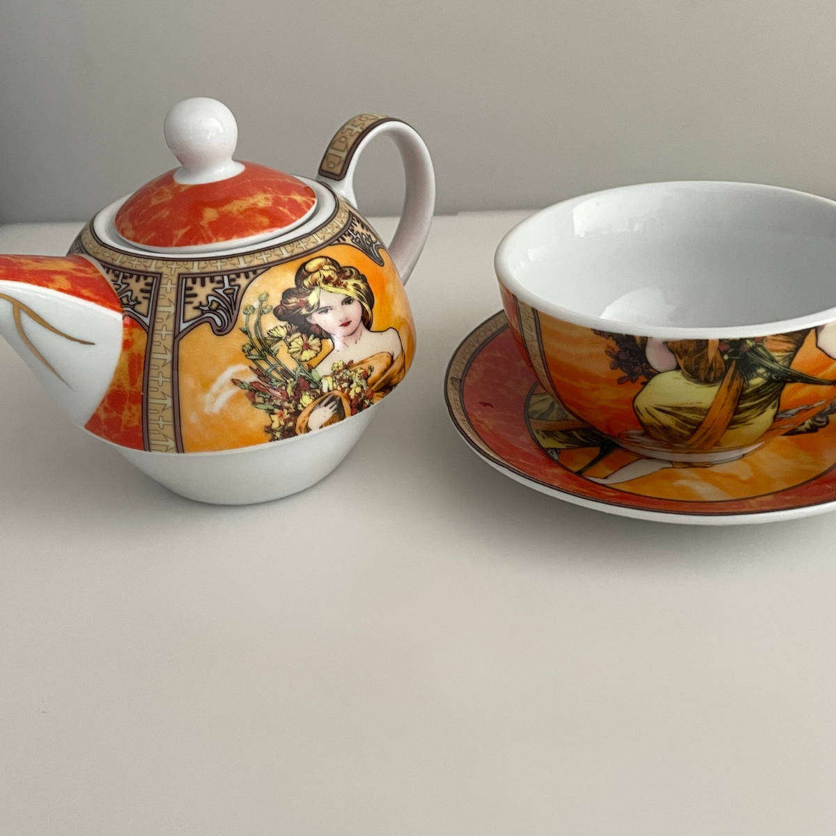 Queen Isabell Limited Collection  Spring Tea for One Set  Teapot, Cup & Saucer  15 cm High  14