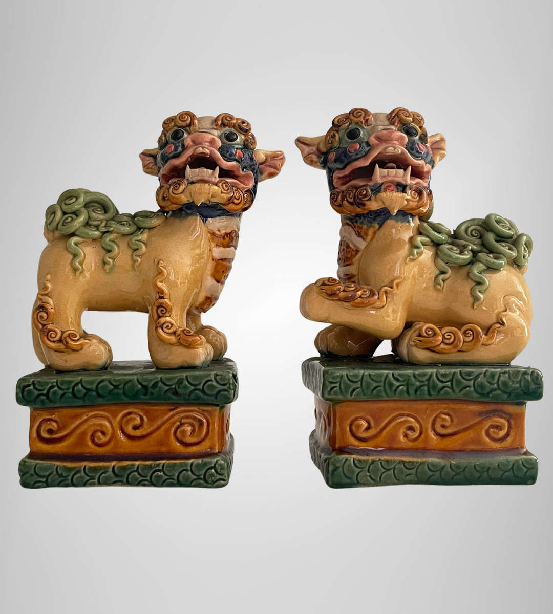 Exquisitely Detailed Small 12.5cm Ceramic Foo Dogs on Plinths (Pair)