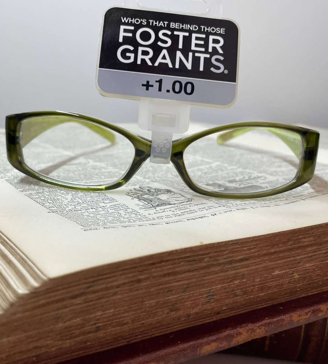 Reading Glasses +1.00 Strength Branded Clearance New With Free Case