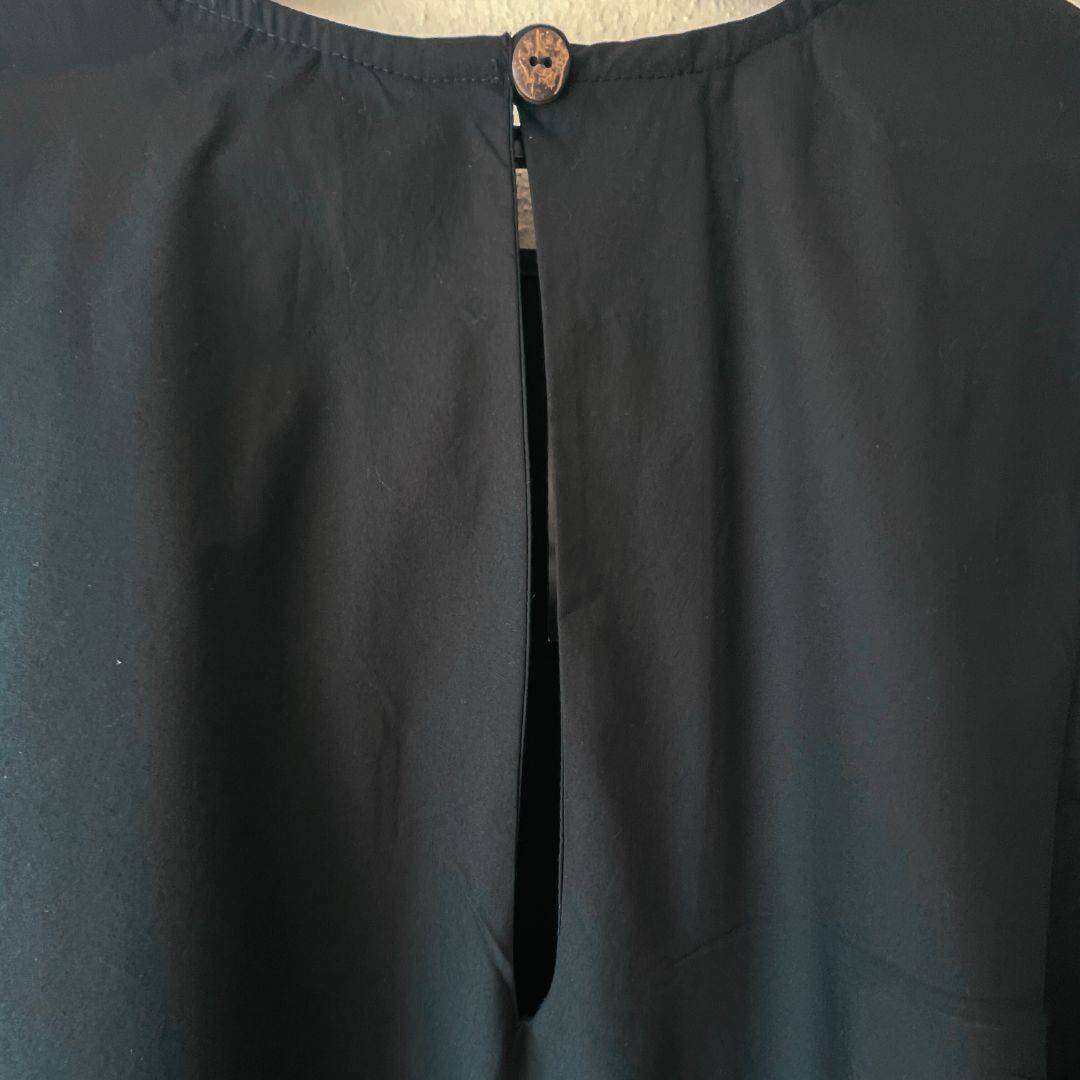 Classic Black A-Line Dress with Hidden Pockets  Cotton-Linen Blend  Size XL (Fits SA 4446)  R750