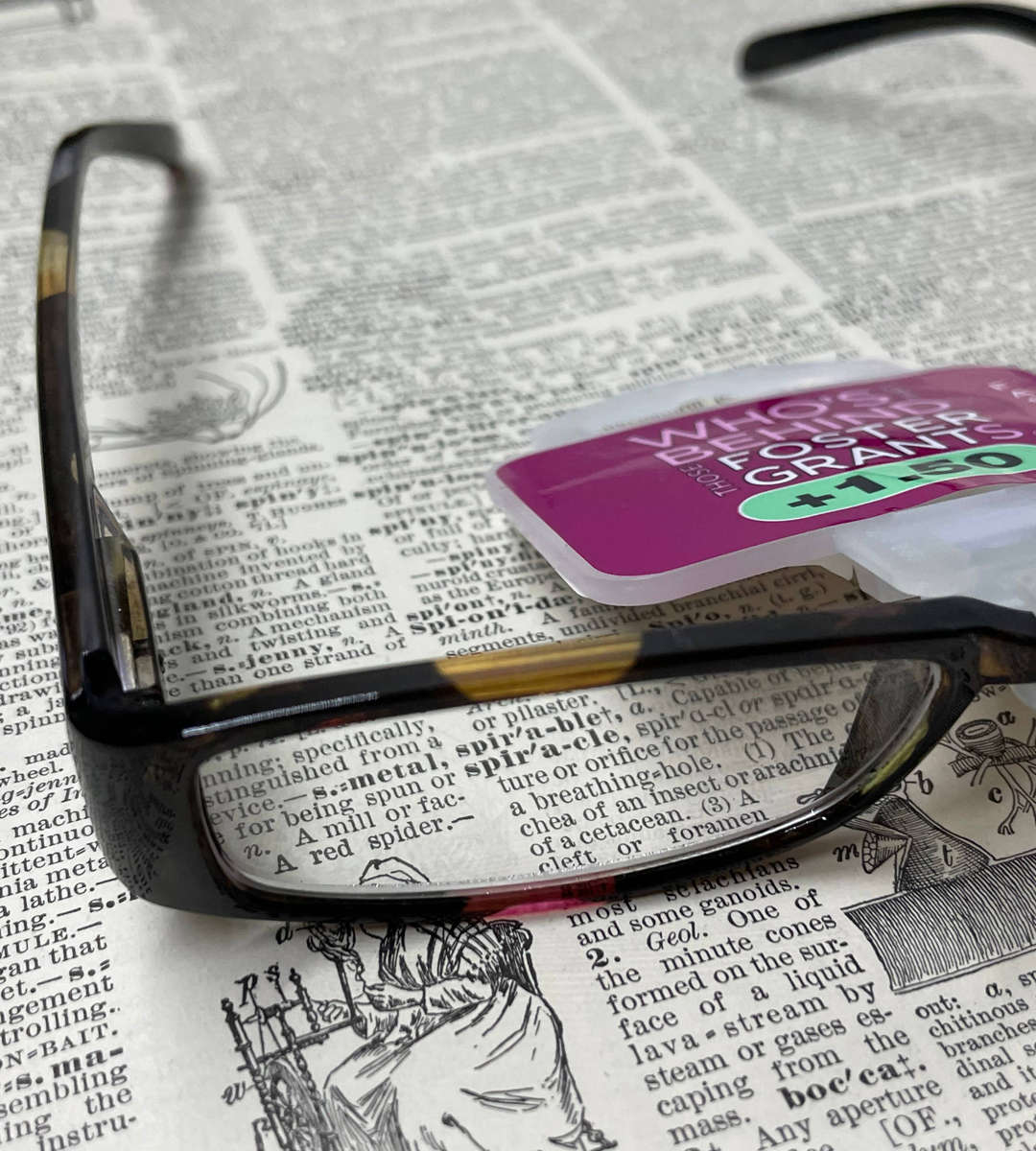 Reading Glasses +1.50 Strength Branded Clearance New With Free Case