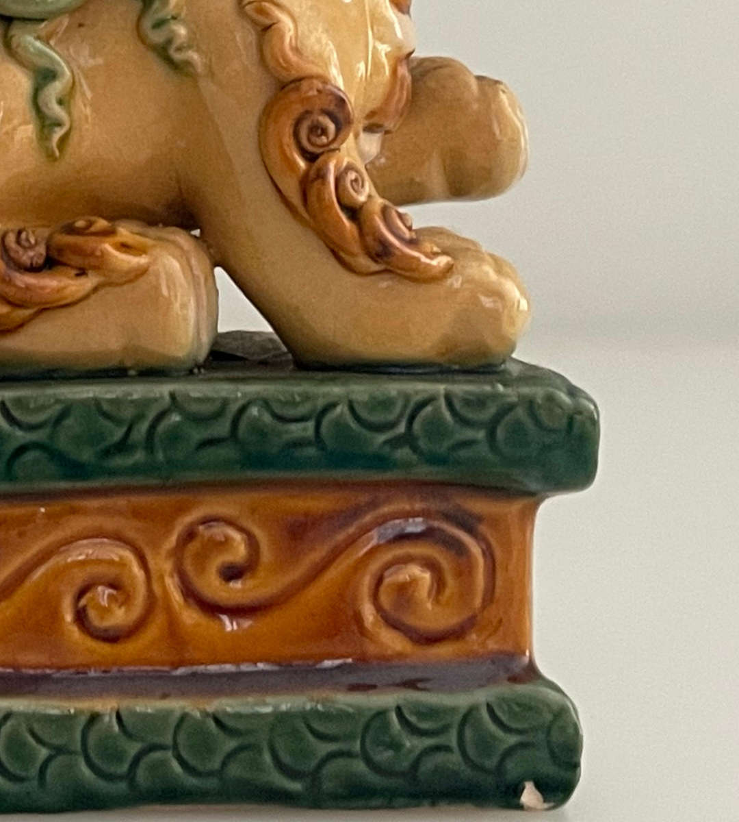 Exquisitely Detailed Small 12.5cm Ceramic Foo Dogs on Plinths (Pair)