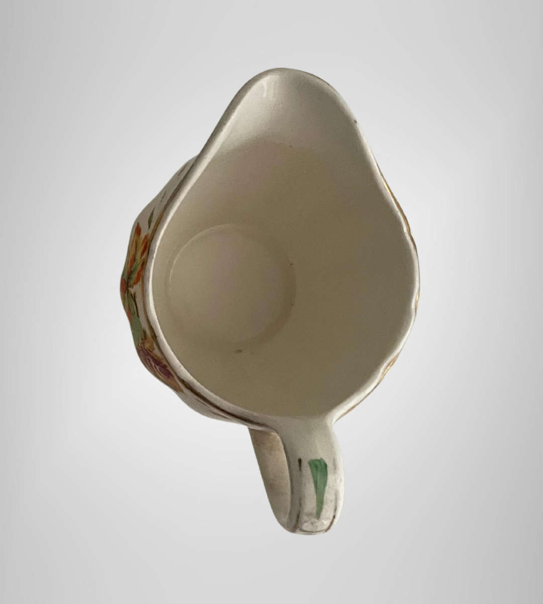 R1 Start- Vintage Grindley Cream Petal Milk Jug  Bundarra Pattern (1936-1954)