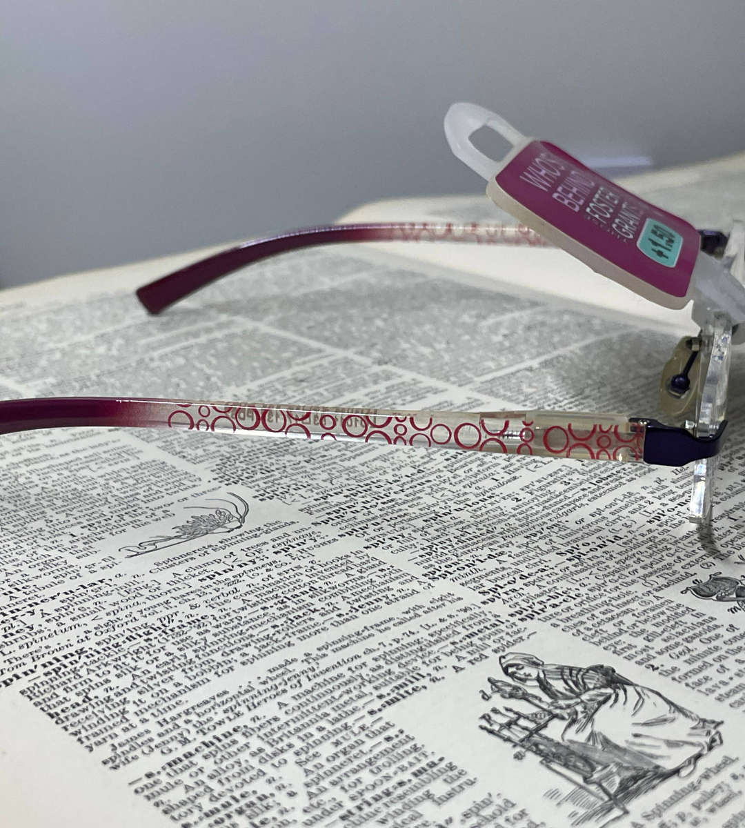 Reading Glasses +1.50 Strength Branded Clearance New With Free Case