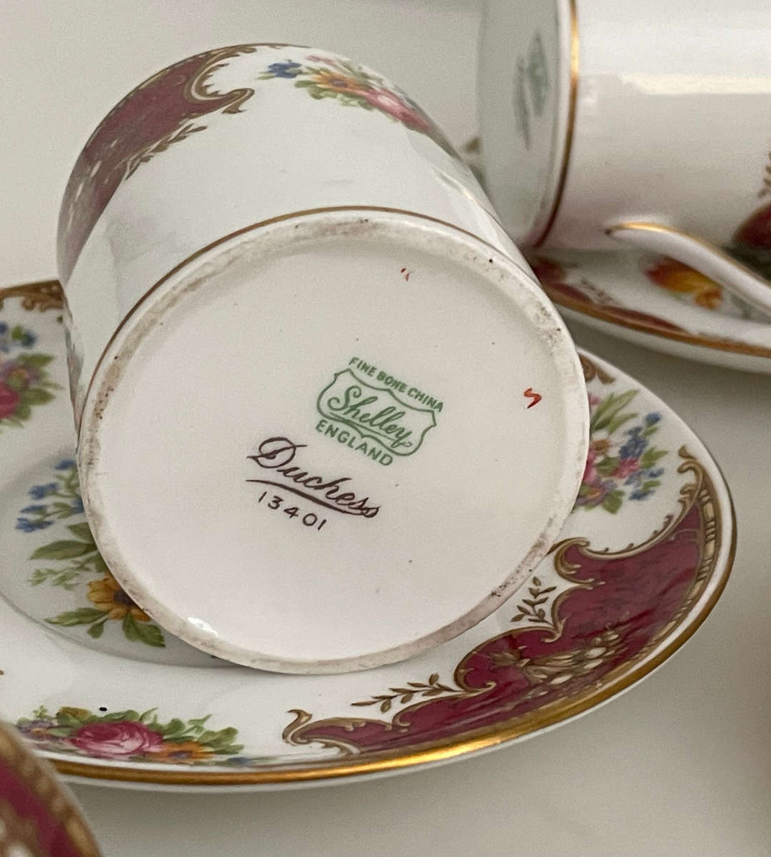 Shelley Duchess 13401 Cup & Saucer Set c.1926  Fine Bone China  6 Teacups & 5 Saucers