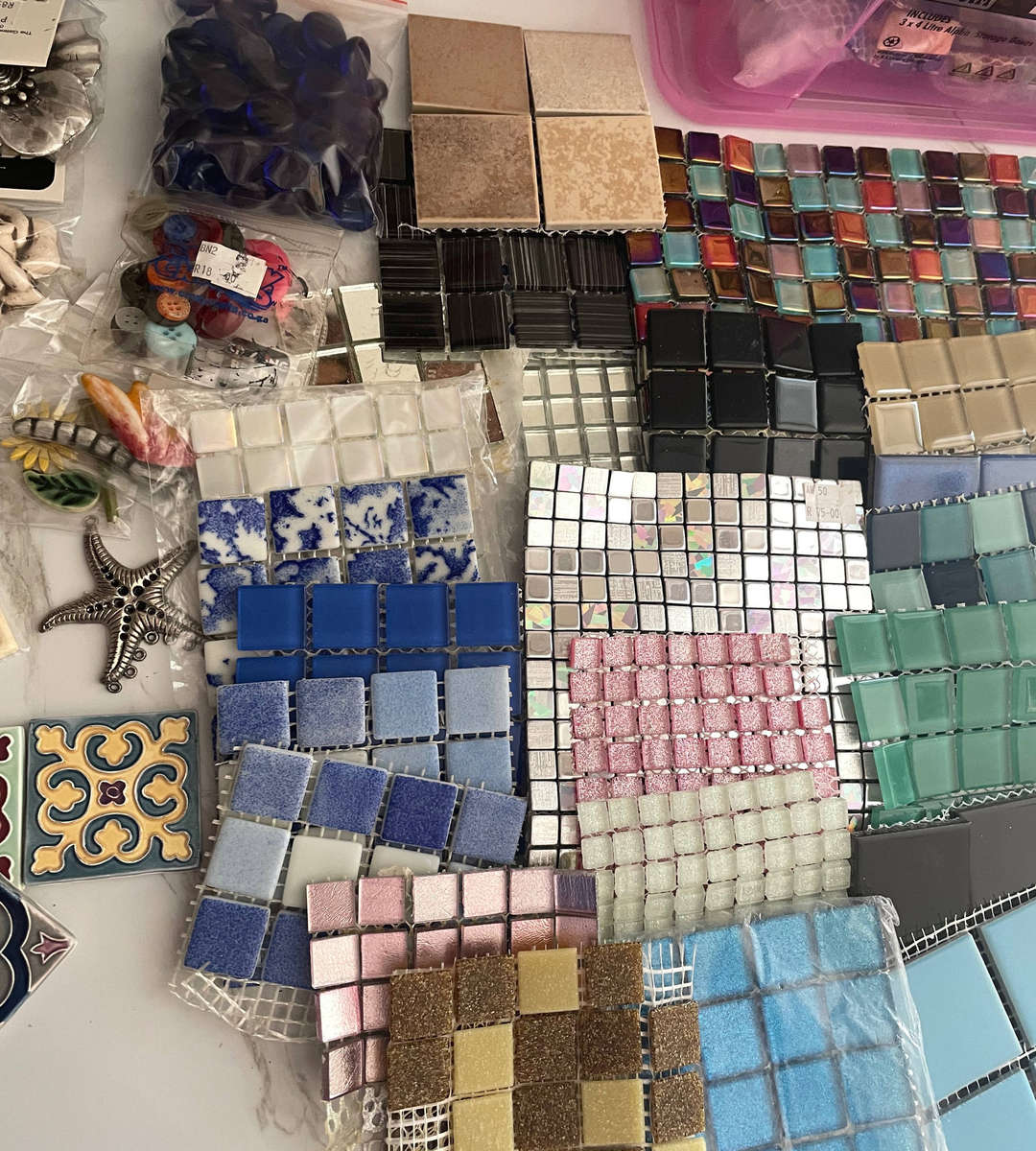 Reserved For Nadine: Lot of Over 12.7kg 70 Mosaic Squares with 12 Holders + Tools & 4 Mosaic Books
