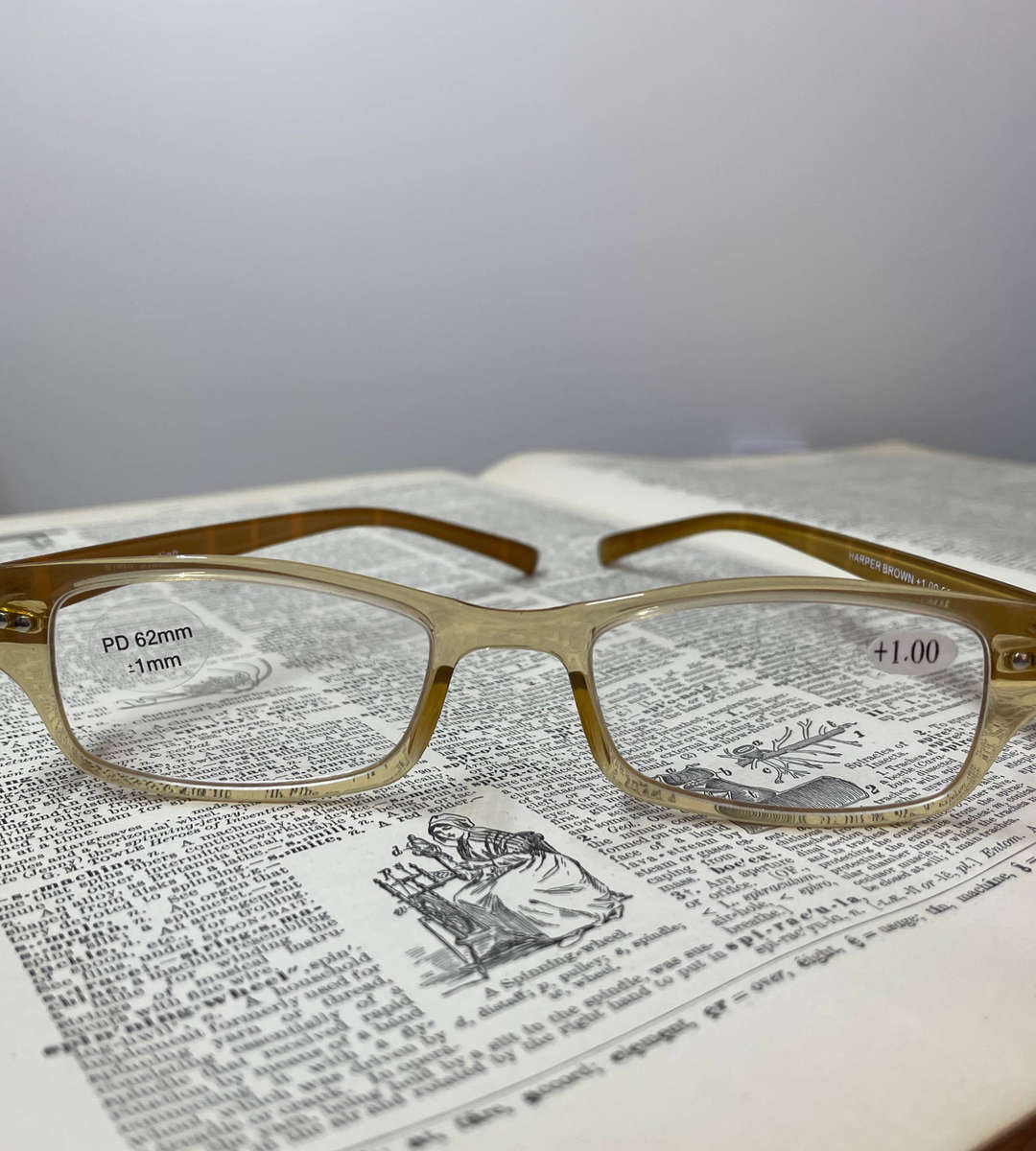 Reading Glasses +1.00 Strength Branded Clearance New With Free Case