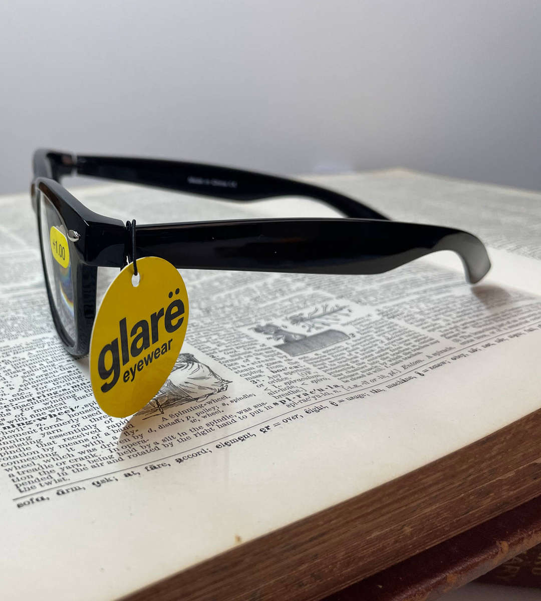 Reading Glasses +1.00 Strength Branded Clearance New With Free Case