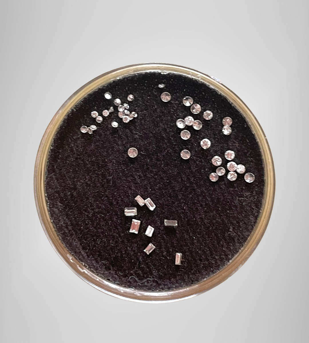 48 Loose Diamond Chips  Brilliant & Baguette Cut  0.40ct Total  H/SI Clarity