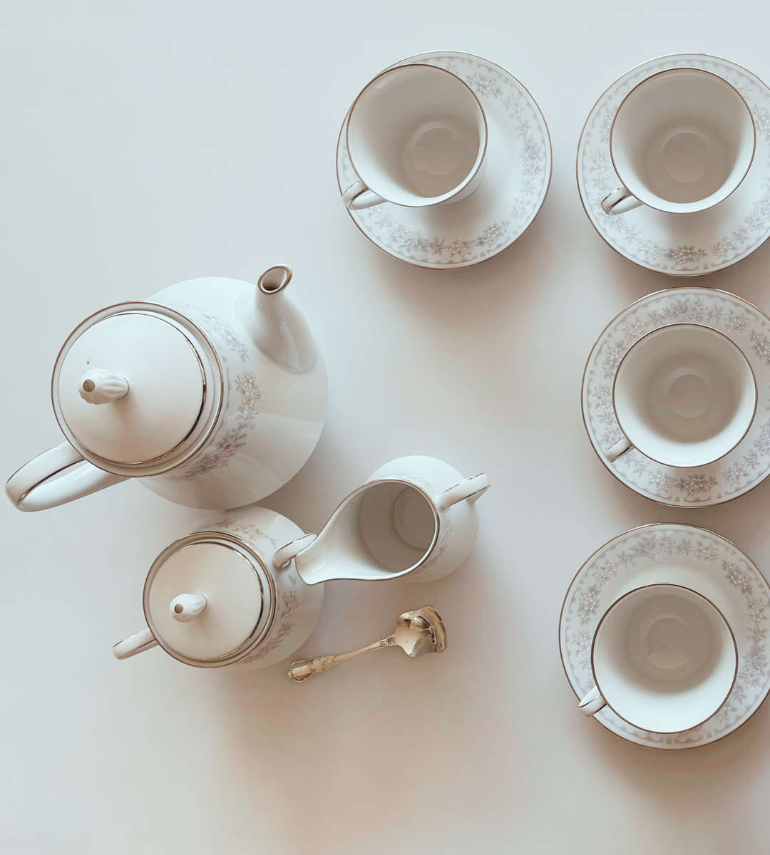 Vintage 25-Piece Noritake Fine China Set -Platinum Trim  Service for 10